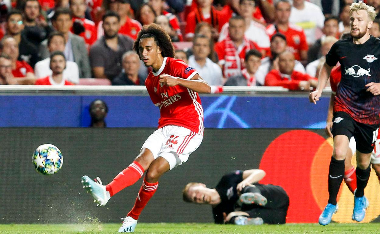 Tomás Tavares, en un partido con el Benfica. 