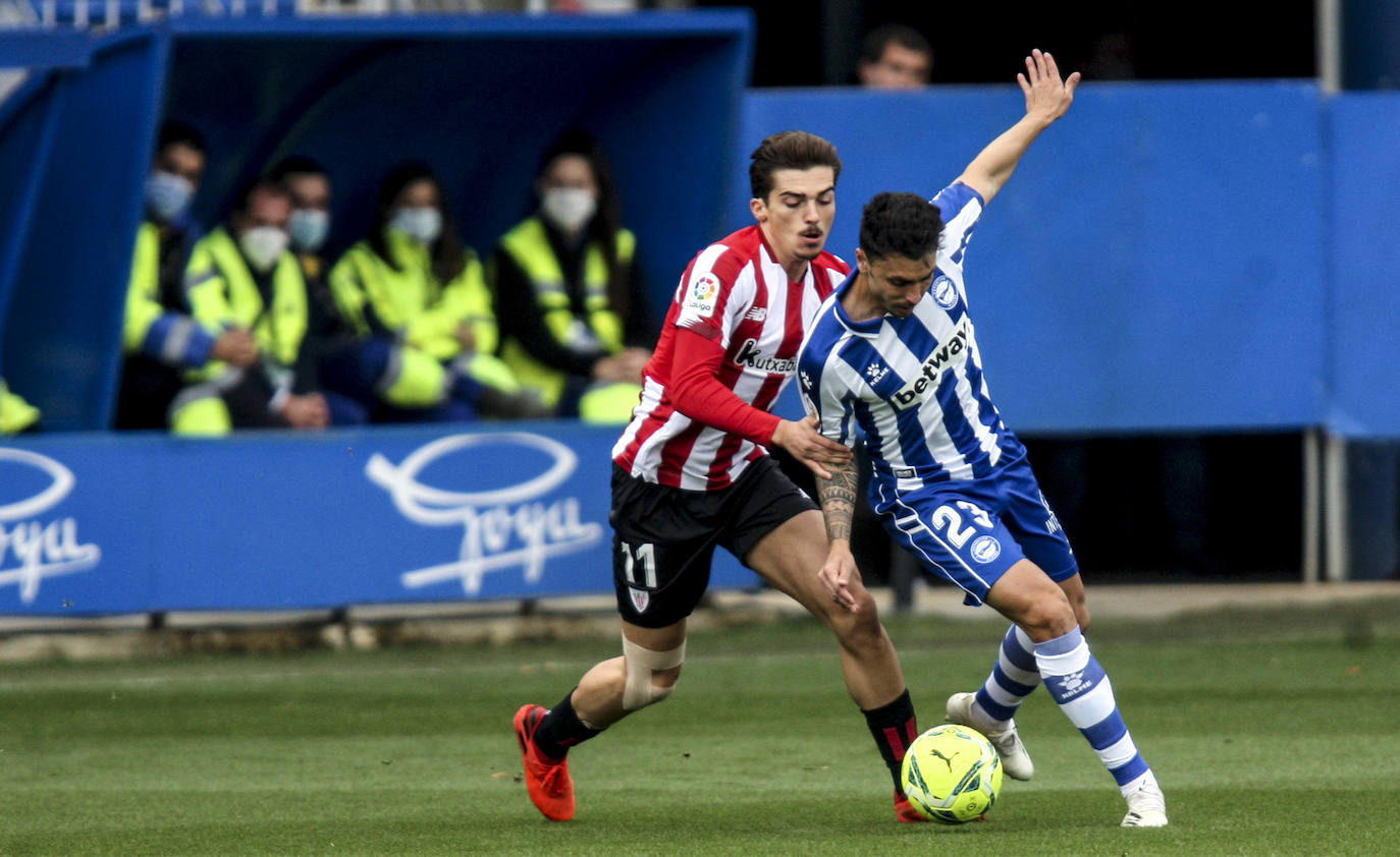 El estadio de Mendizorroza ha albergado el derbi entre albiazules y rojiblancos