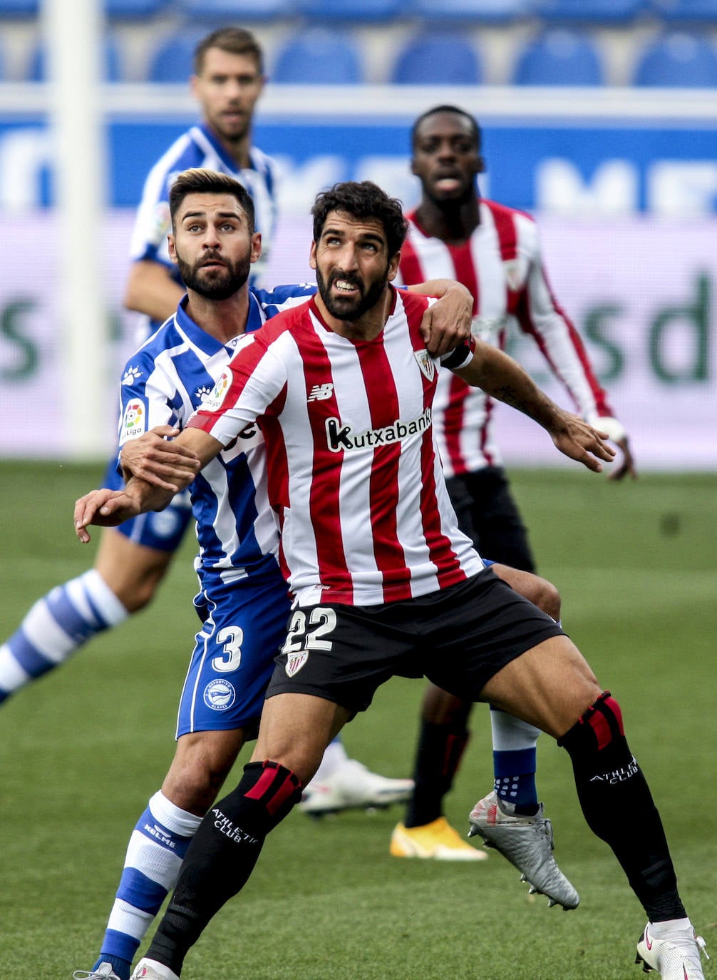 El estadio de Mendizorroza ha albergado el derbi entre albiazules y rojiblancos