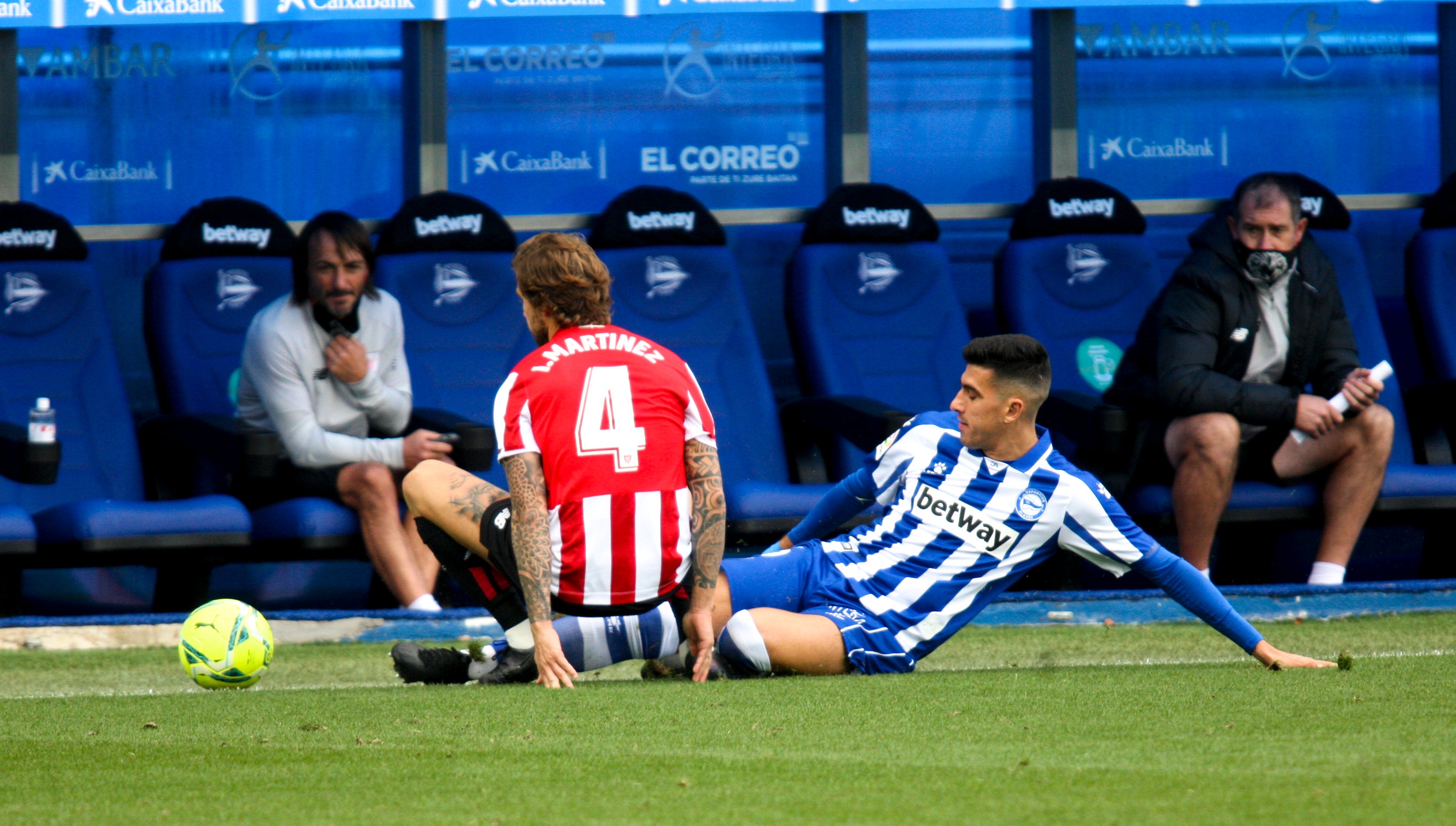 El estadio de Mendizorroza ha albergado el derbi entre albiazules y rojiblancos