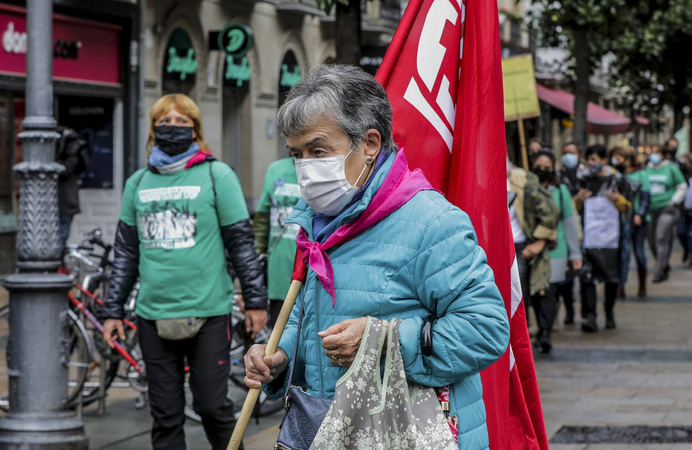 Primer día de huelga en las residencias privadas por unos salarios que no llegan a mileuristas. 