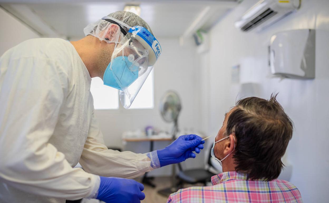 Osakidetza amplía el cribado de Sansomendi hasta el viernes y traslada las pruebas a Lakua