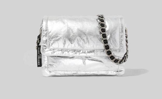 Metallic Pillow Bag, 351 euros. 