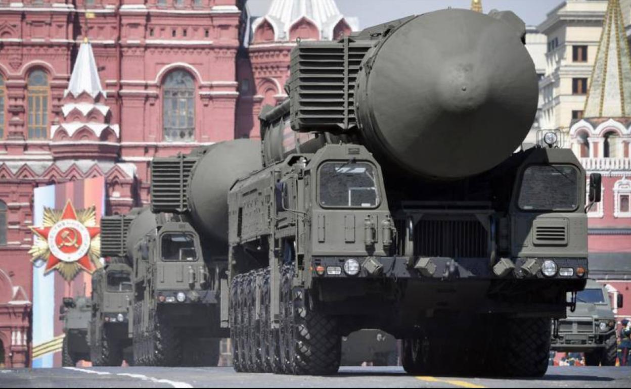 Misil balístico ruso en una parada militar en Moscú.