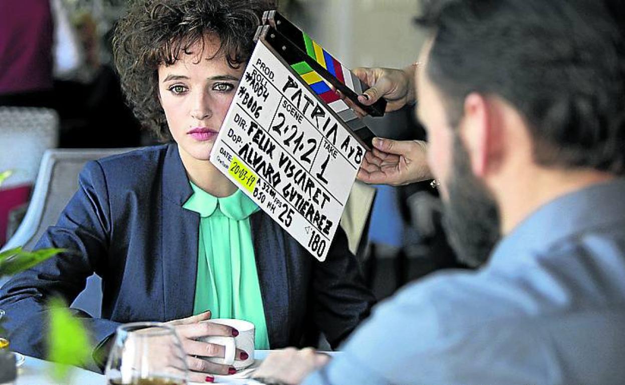 Un momento del rodaje de la serie 'Patria'.