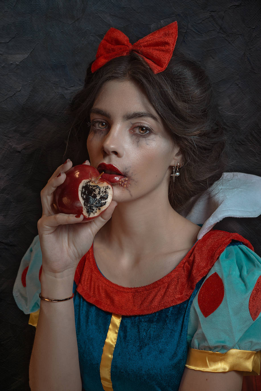 Fotos: Dos looks terroríficos de una estilista vizcaína para Halloween ¡Paso a paso!