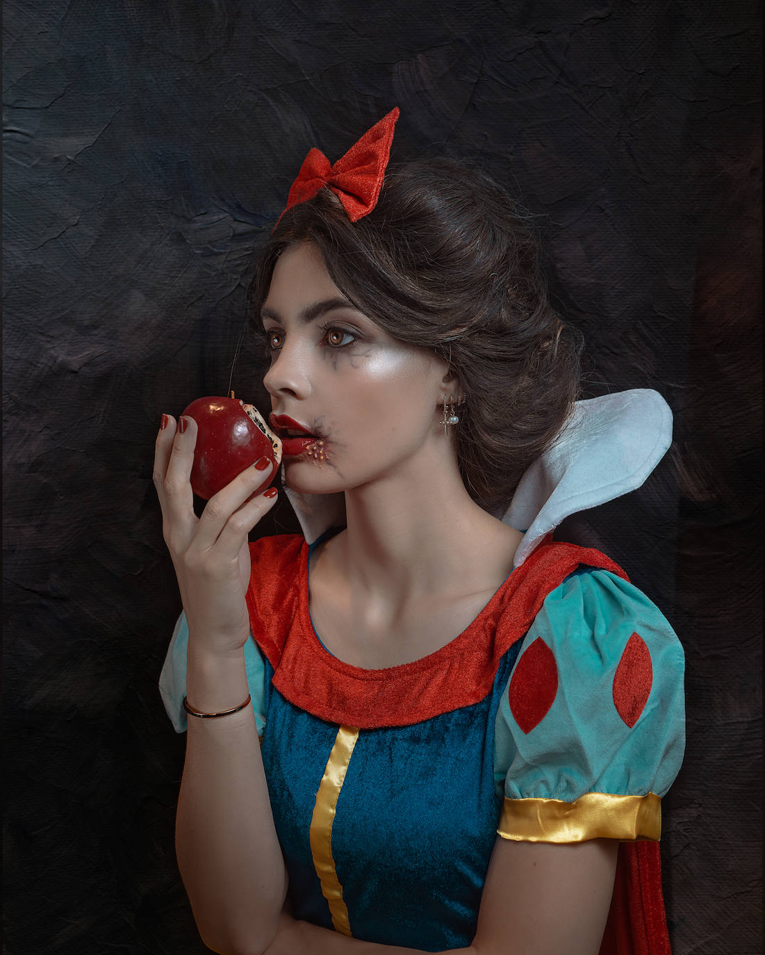 Fotos: Dos looks terroríficos de una estilista vizcaína para Halloween ¡Paso a paso!