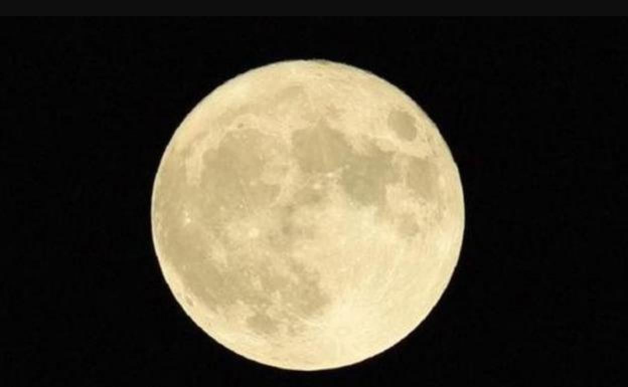 Fecha de la luna llena en diciembre de 2020