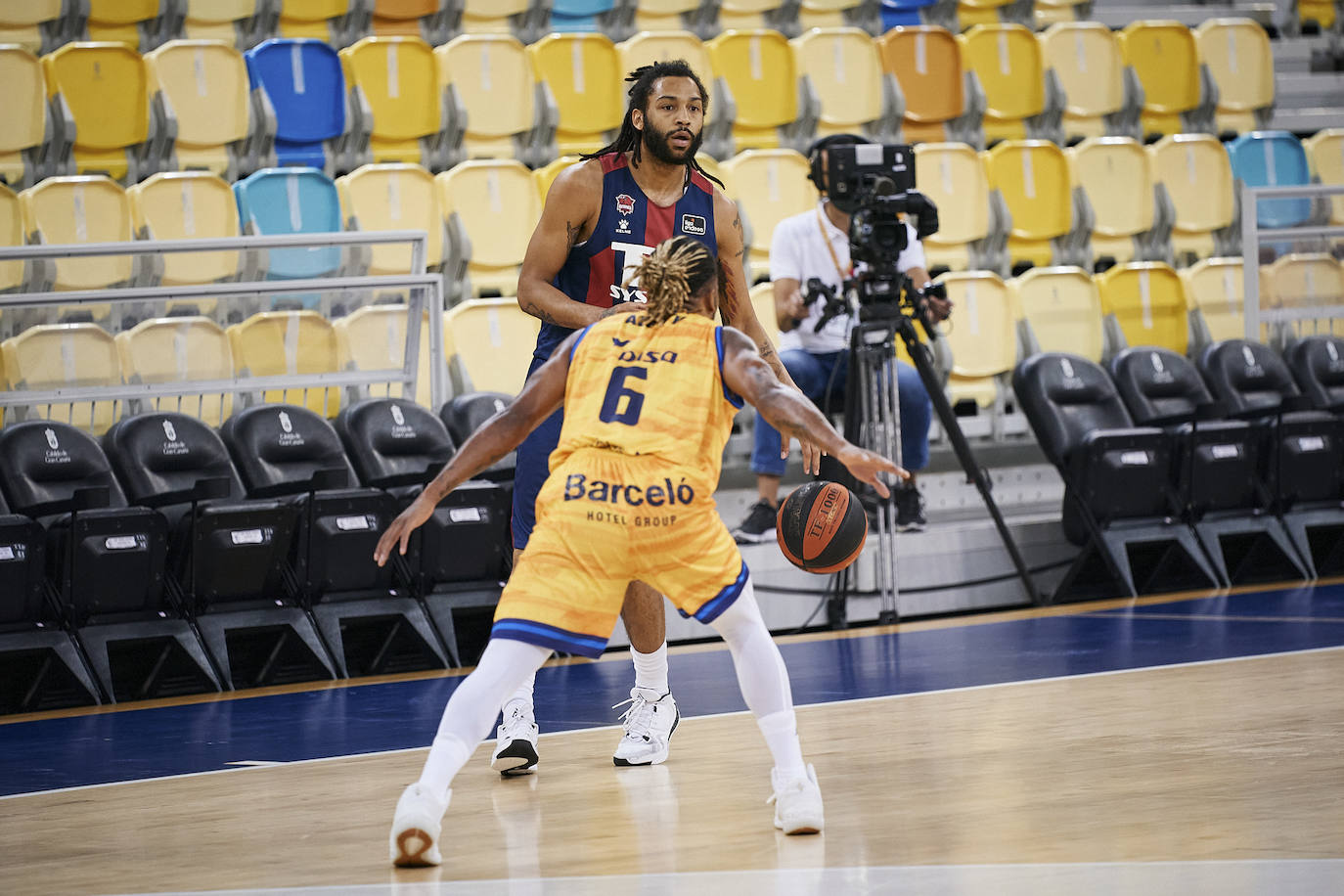 Fotos: El Herbalife Gran Canaria - TD Systems Baskonia de la Liga Endesa, en directo