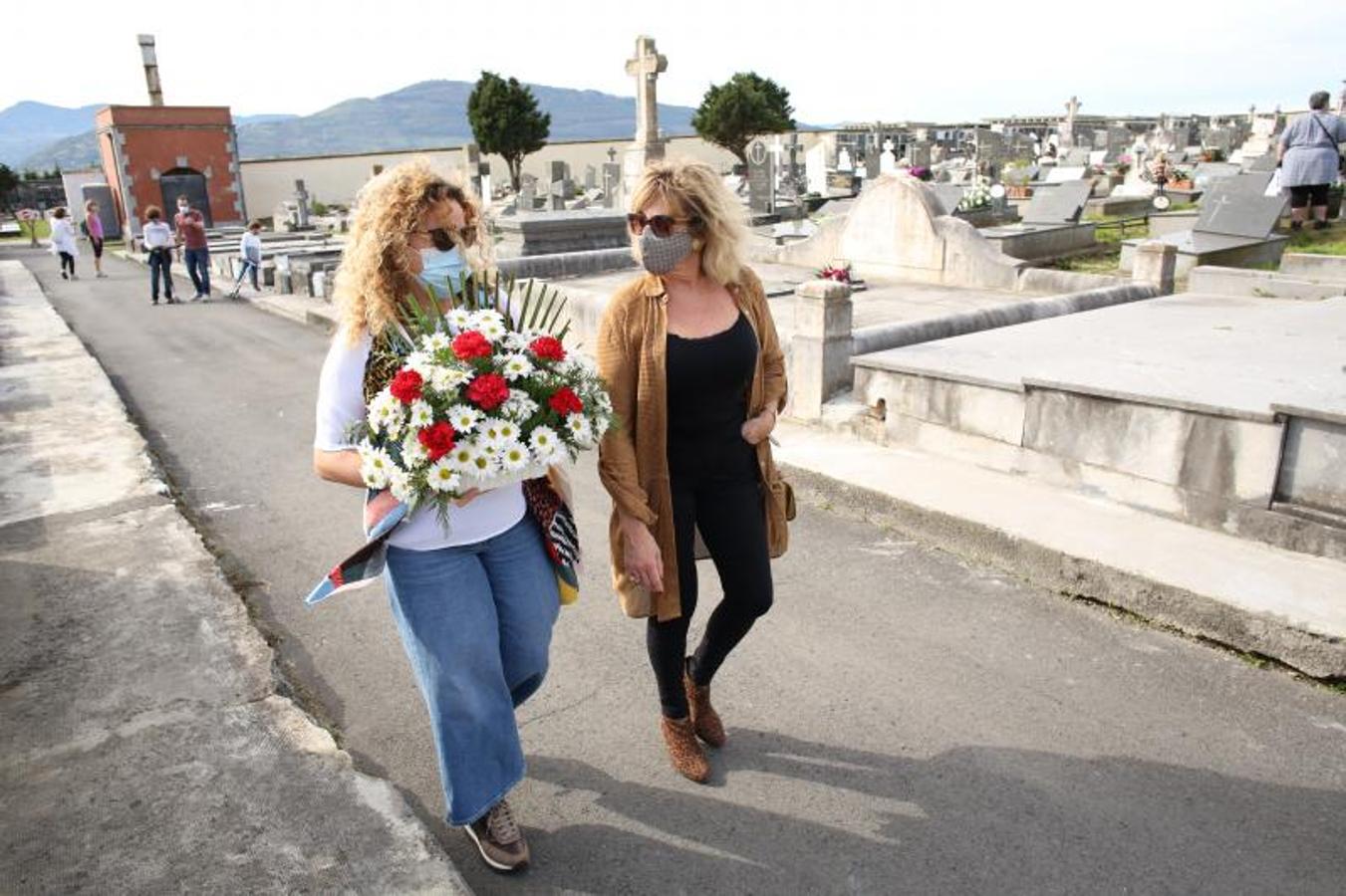 Cementerio de Getxo en el la Festividad de Todos los Santos