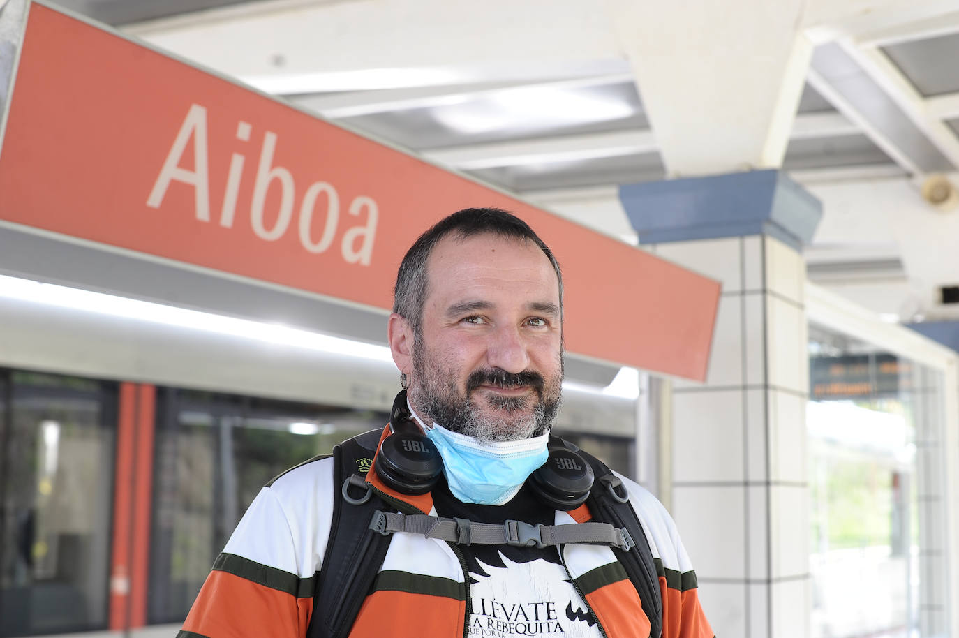 "Antes usaba el tren antiguo y me acuerdo cuando nos cambiaron al metro. De ir siempre por arriba, en la superficie, a aparecer en el centro de Bilbao con la duda de si aguantaría cruzar la ría". 