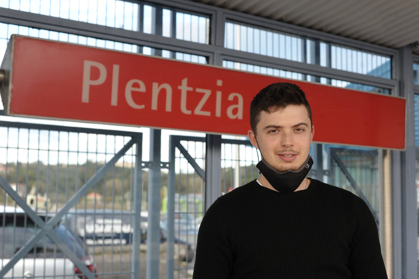 "El metro de Bilbao es puntual, limpio y con aire acondicionado. Viví en Londres una temporada y allí el metro no tenía estas cosas. Cambiaría la cantidad de metros que salen desde Plentzia, ahora son muy pocos". 