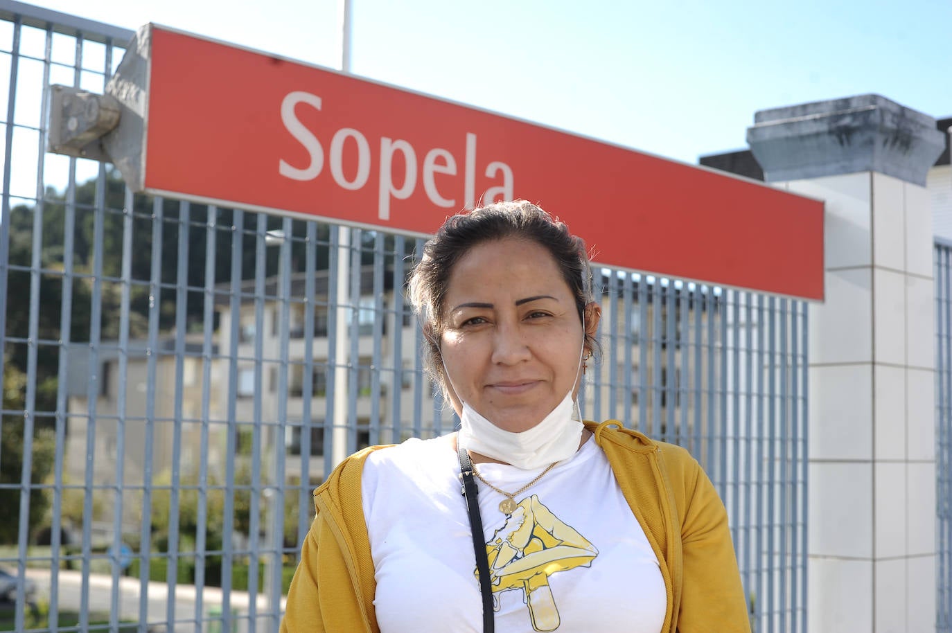 "Una vez perí mi Ipad en el metro y no lo recuperé. Lo veo cómodo, para una persona que trabaja y tiene que moverse mucho, porque tiene horarios fijos. Es mejor que el autobús. Desde Sopela suele haber retrasos para ir a Plentzia". 