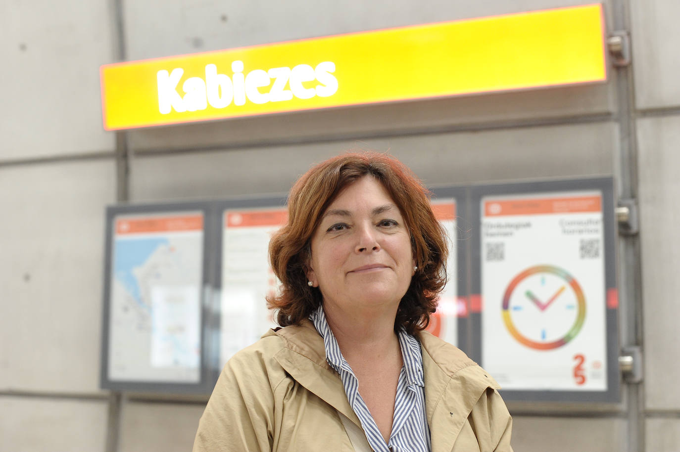 "Viajo a la misma hora que los estudiantes, en general. Y voy como ellos, con mi música y mis cascos, de una manera muy impersonal. El diseño del metro me llama mucho la atención y lo bien que te lleva. No hay servicios, me pregunto si debería haberlos". 