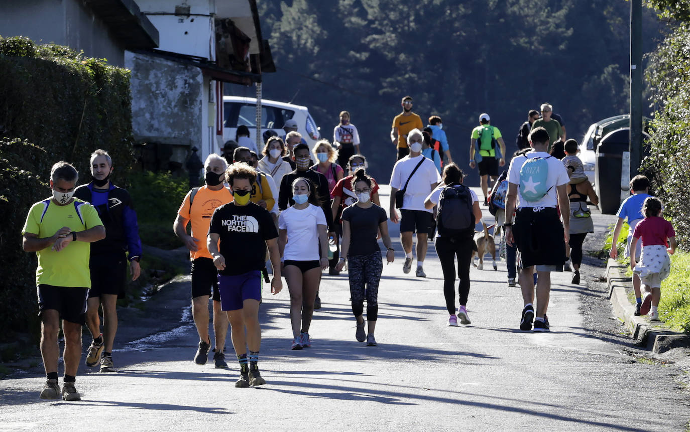 El Pagasarri ha sido la opción de muchos para disfrutar de este domingo. 