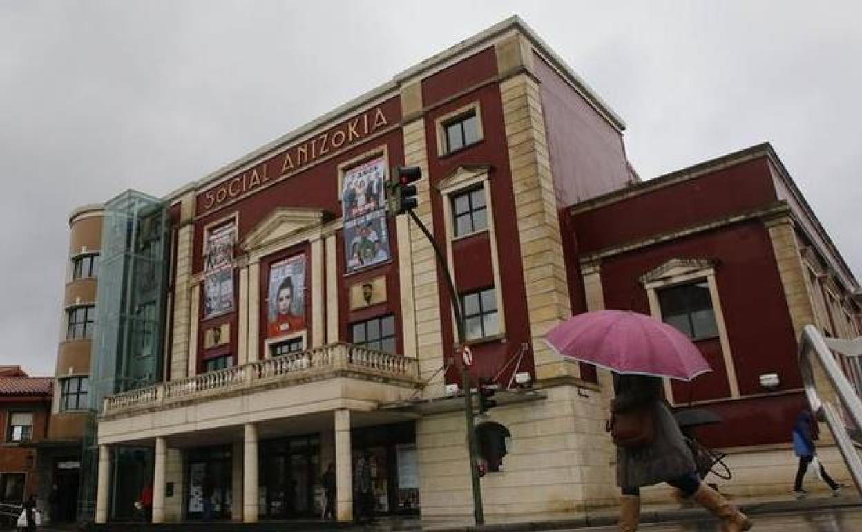 Fachada del teatro basauritarra/