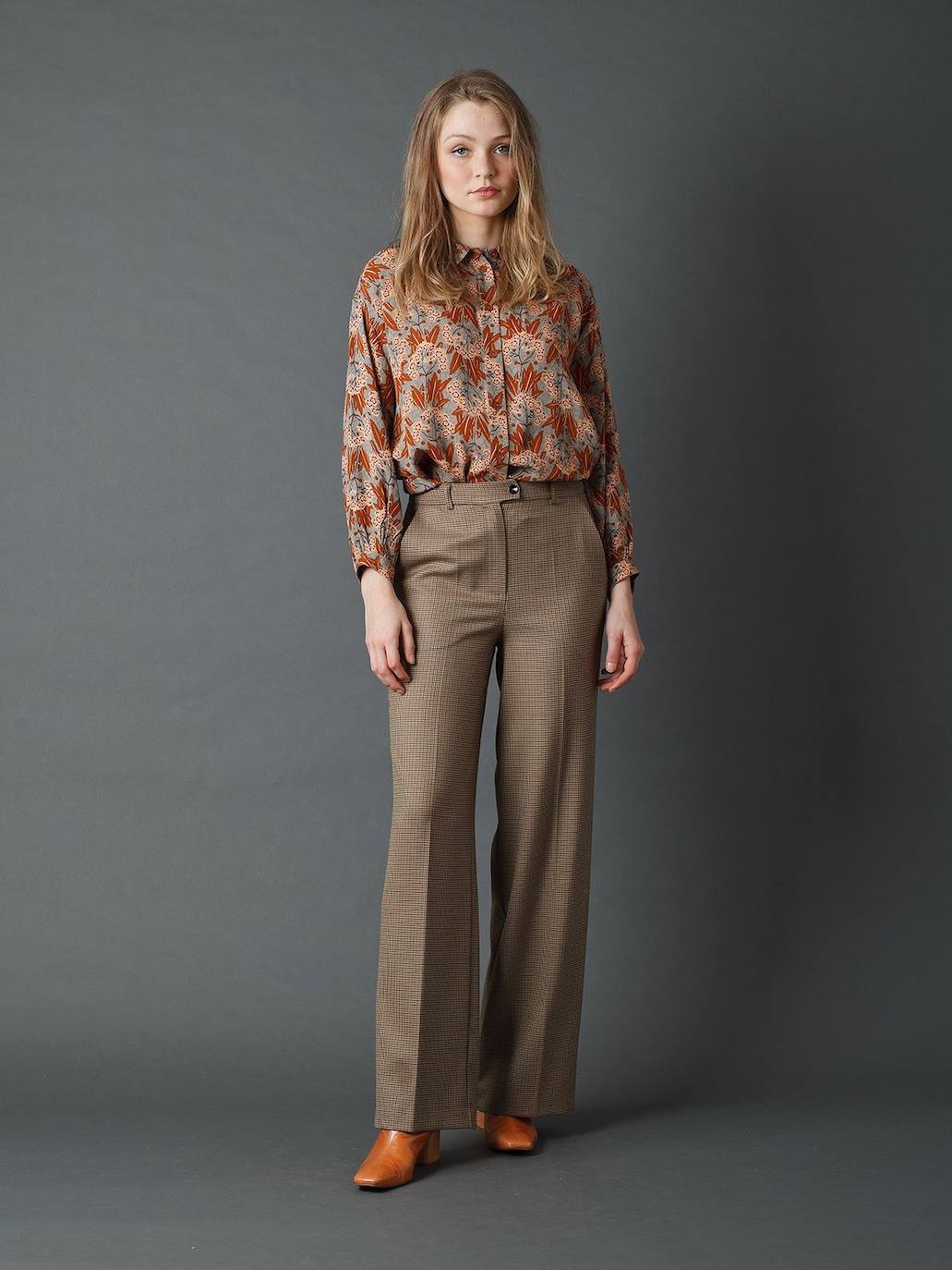 Camisa con estampado de los años 20, disponible en la tienda Indi & Cold, situada en la calle bilbaína Rodríguez Arias. Cuesta 79,90 euros. 