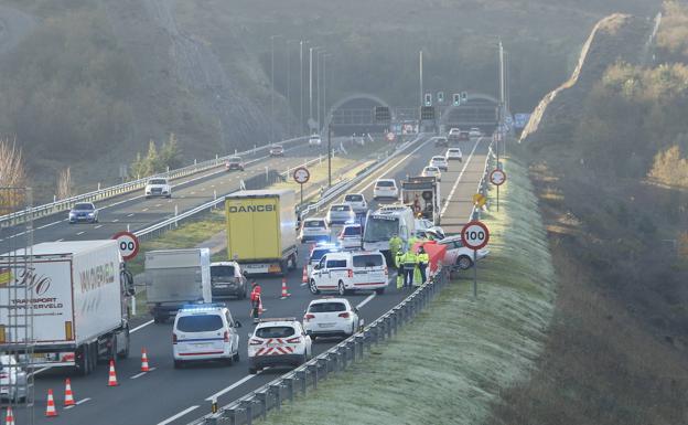 Pasadas las 8.30 horas se ha abierto al tráfico un carril.