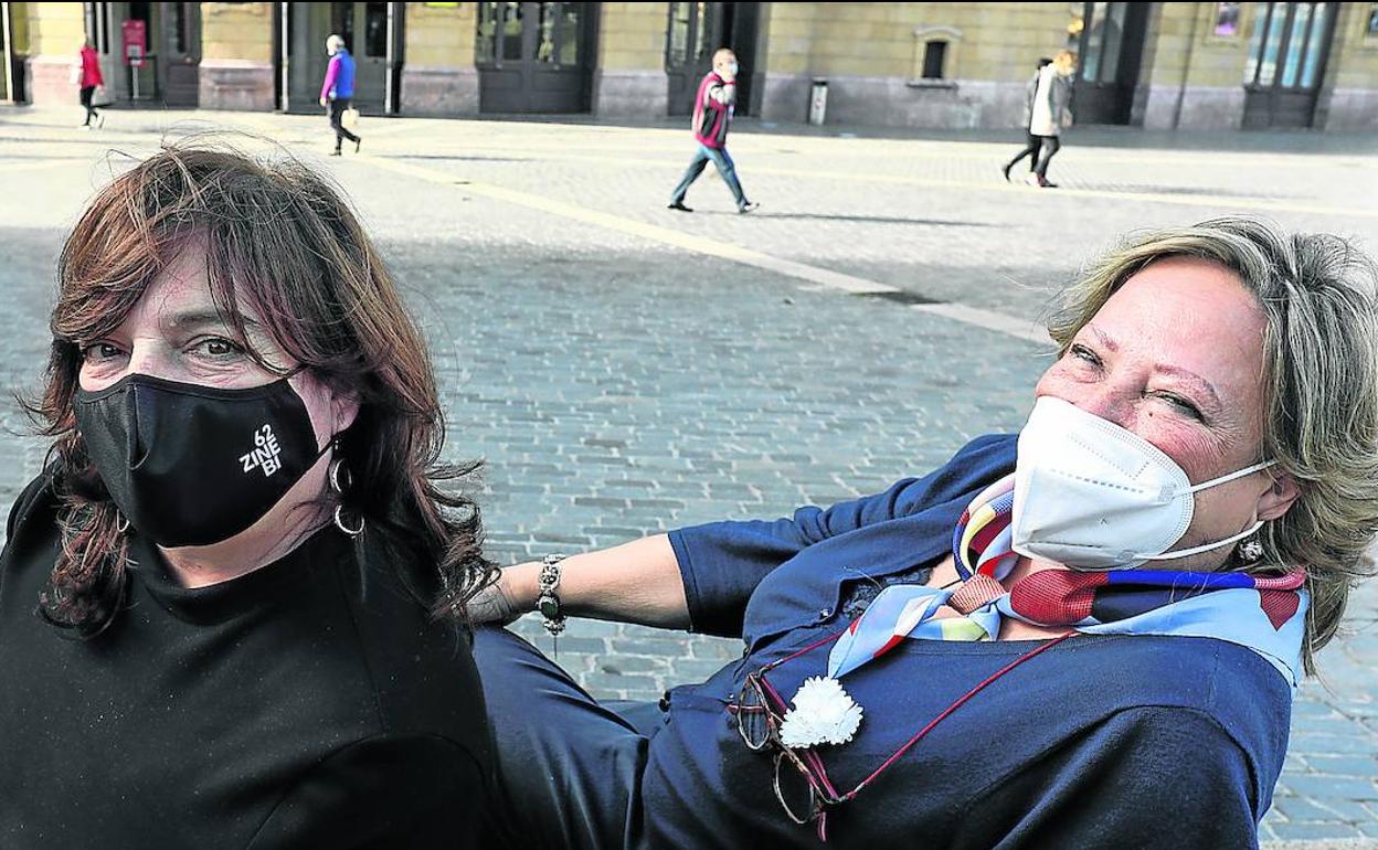 Ana Murugarren y Maria Eugenia Salaverri recibieron el Mikeldi de Honor por ser pioneras y abrir camino para las mujeres en el cine. 