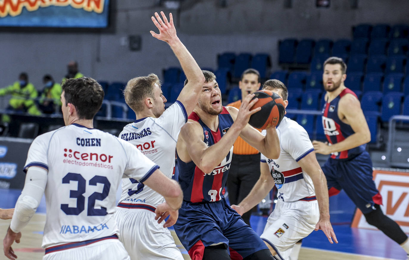 Fotos: Las mejores fotos del TD Systems Baskonia – Monbus Obradoiro