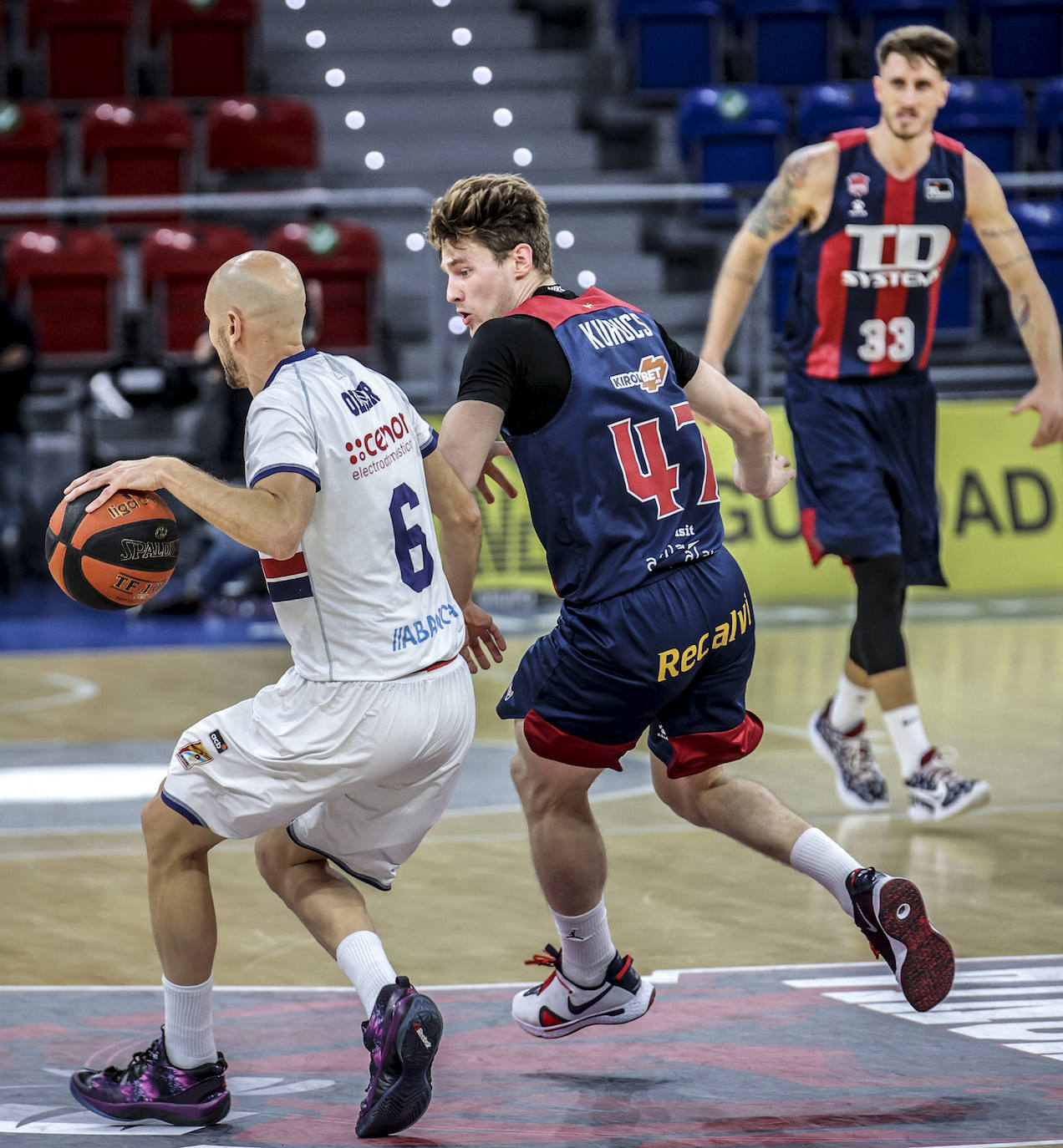 Fotos: Las mejores fotos del TD Systems Baskonia – Monbus Obradoiro