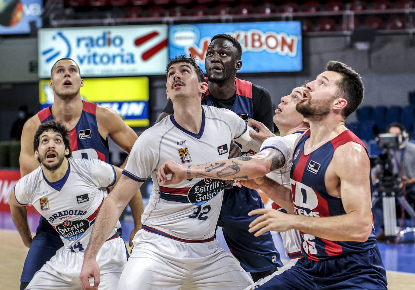 Fotos: Las mejores fotos del TD Systems Baskonia – Monbus Obradoiro