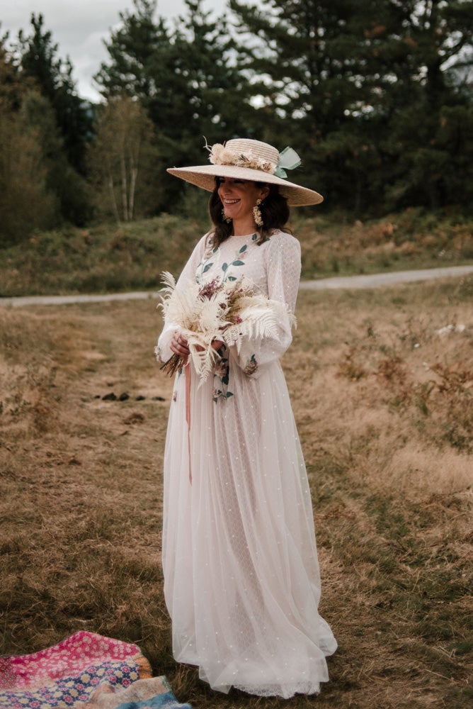 Fotos: La boda alternativa de Ismael (de «El conquistador del fin del mundo») e Iraia en el Valle de Arratia