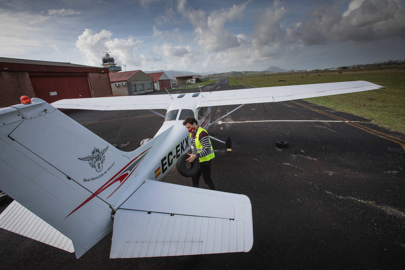 Fotos: El aeropuerto de Sondika en imágenes