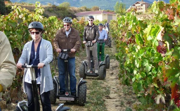 Paseo en segway por los viñedos de Eguren Ugarte.