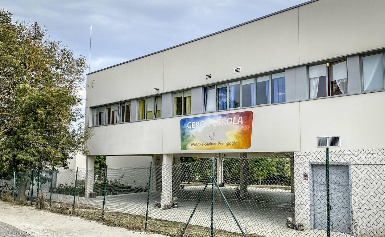 Exterior del centro Geroa Waldorf Eskola, ubicado en Trokoniz.