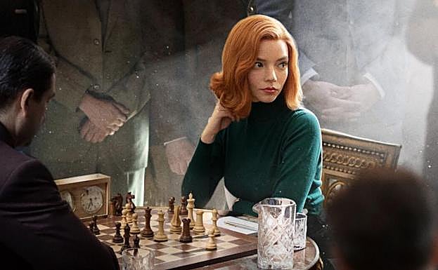 Anya Taylor-Joy protagoniza la exitosa serie de Netflix, 'Gambito de dama'.