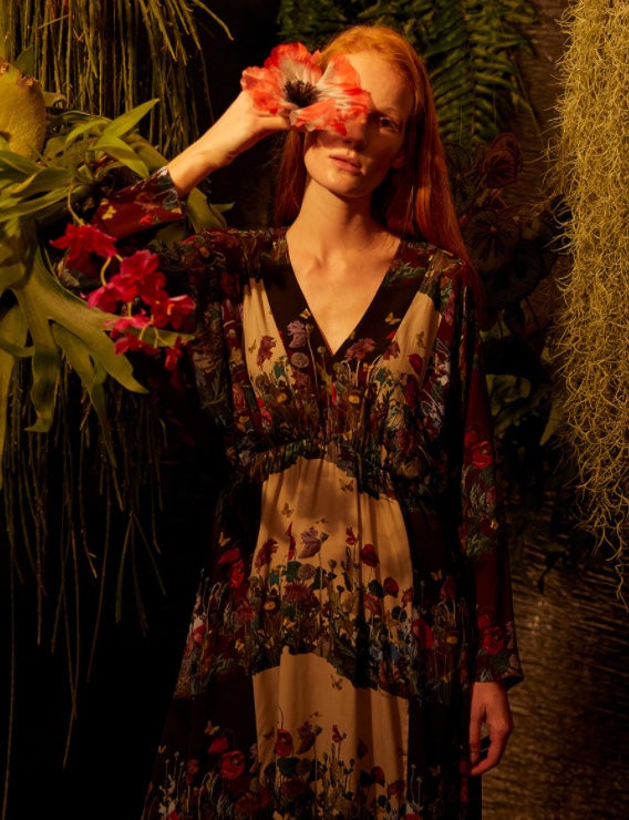 Fotos: El pack de la «Generación del 68» bilbaína: mascarillas con arte y pañuelos a juego