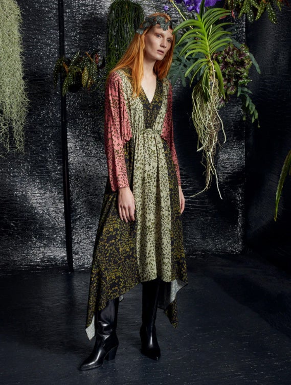 Fotos: El pack de la «Generación del 68» bilbaína: mascarillas con arte y pañuelos a juego