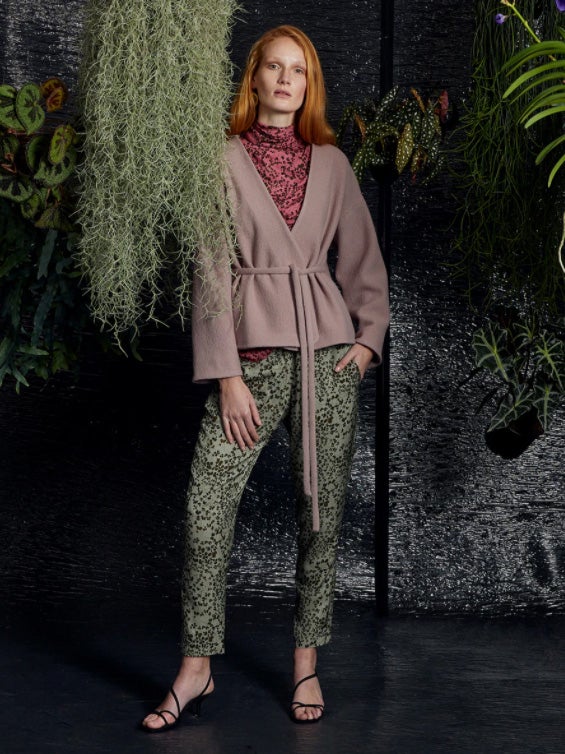 Fotos: El pack de la «Generación del 68» bilbaína: mascarillas con arte y pañuelos a juego