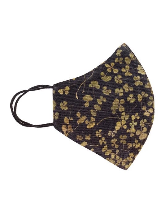 Fotos: El pack de la «Generación del 68» bilbaína: mascarillas con arte y pañuelos a juego