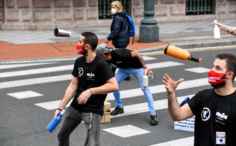 Fotos: Los hosteleros de manifiestan en Bilbao