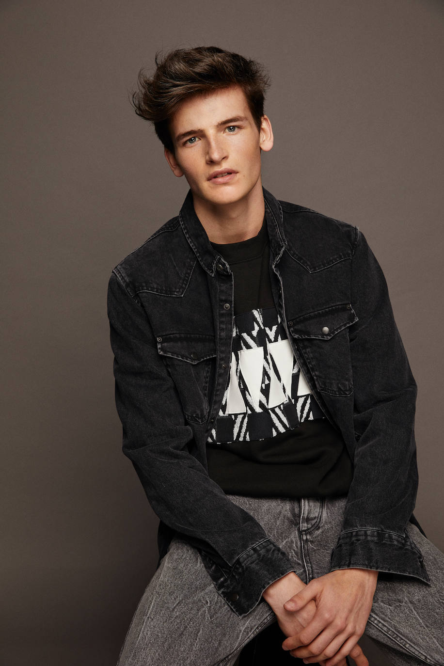 Fotos: Las sudaderas más originales del momento son vascas, cuestan menos de 60 euros y las firma Eder Aurre