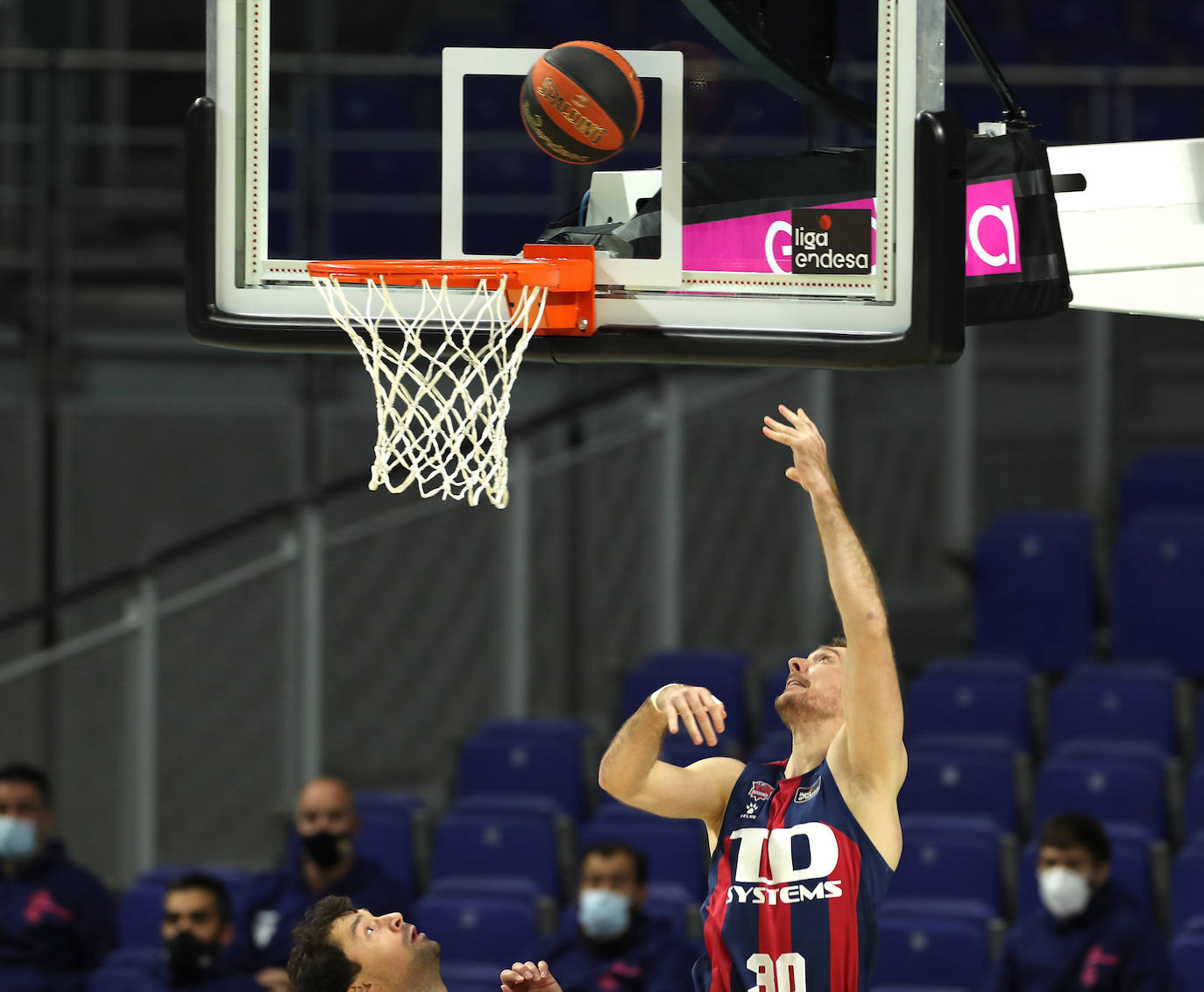 Fotos: Las imágenes del Real Madrid-Baskonia