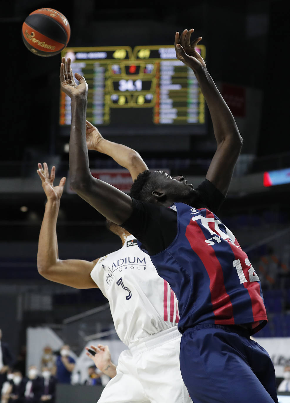 Fotos: Las imágenes del Real Madrid-Baskonia