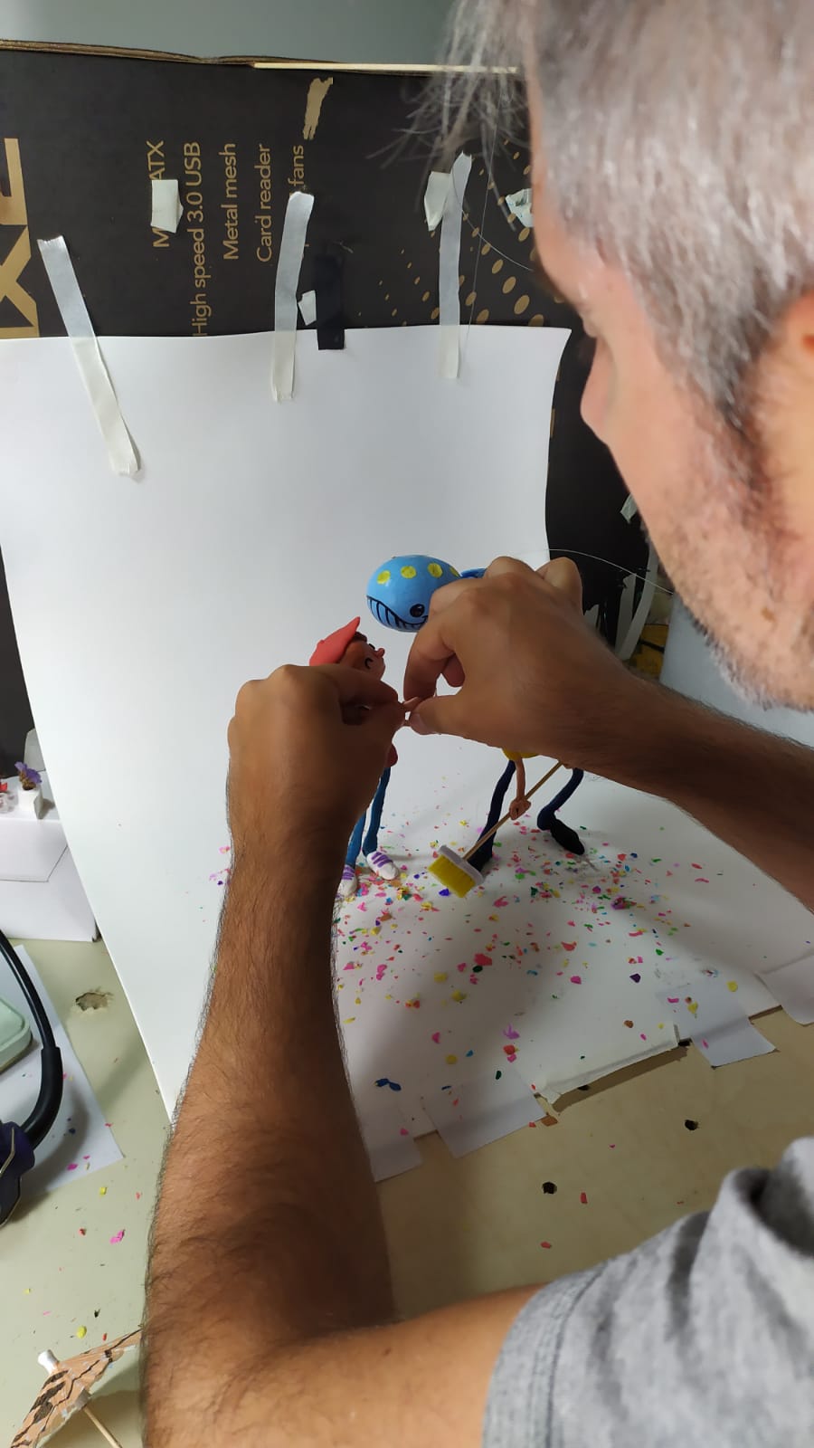 Fotos: Bocata en los fuegos y purpurina en &#039;La Pinpi&#039;: una pareja recrea en plastilina la Aste Nagusia que no pudo ser