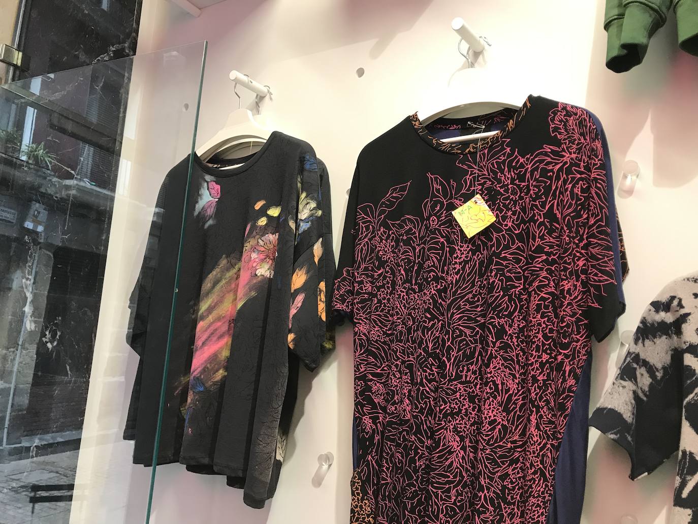 Fotos: Prendas únicas y perfumes a la carta en la tienda de autor más pequeña de Bilbao
