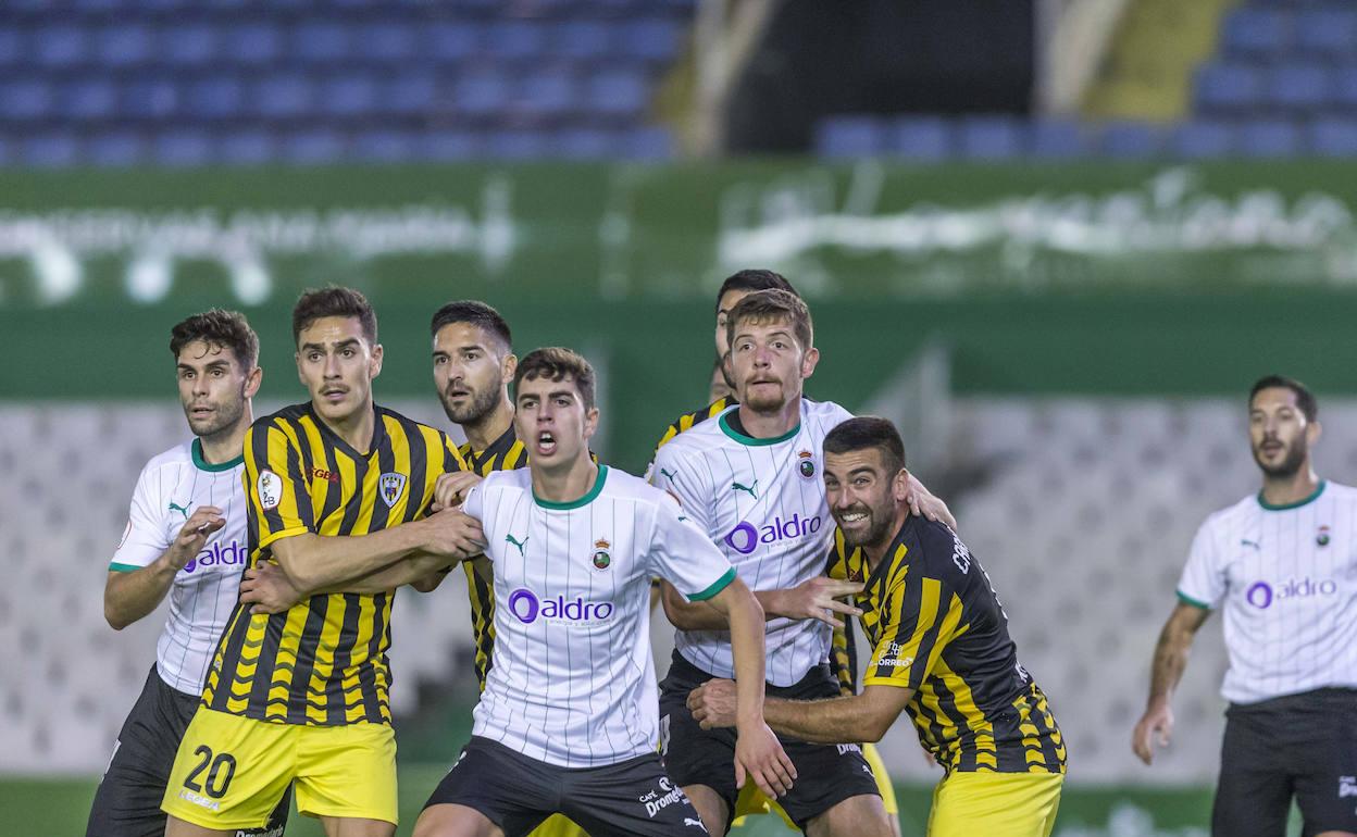 El Barakaldo jugó por última vez ante el Racing de Santander el 28 de noviembre 