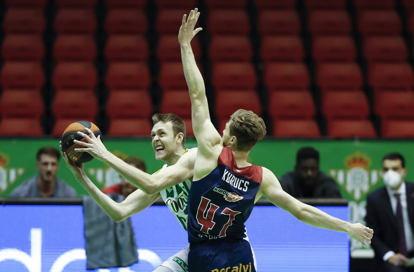 Fotos: Las imágenes del Real Betis-Baskonia