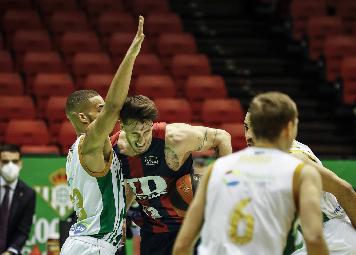 Fotos: Las imágenes del Real Betis-Baskonia