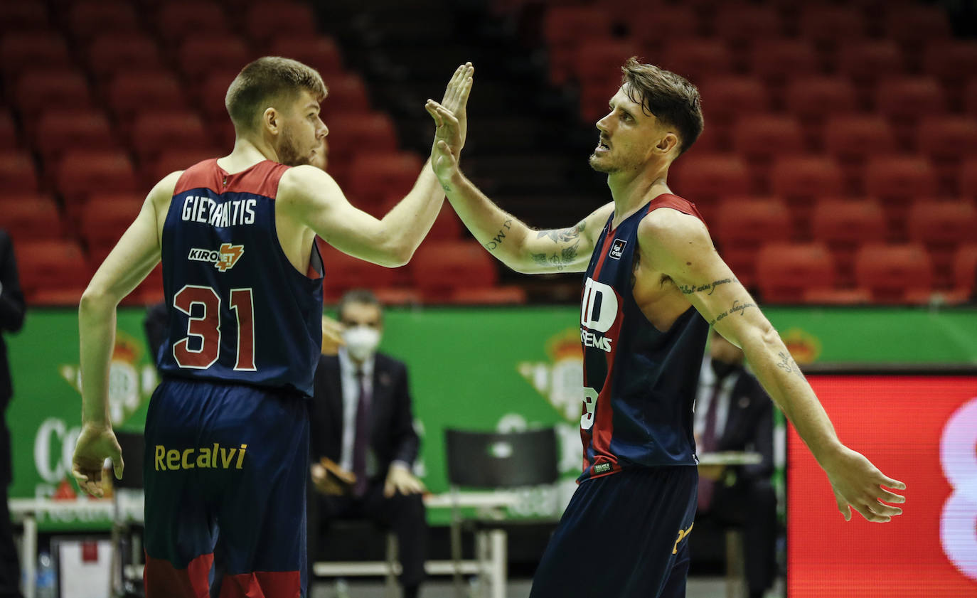 Fotos: Las imágenes del Real Betis-Baskonia