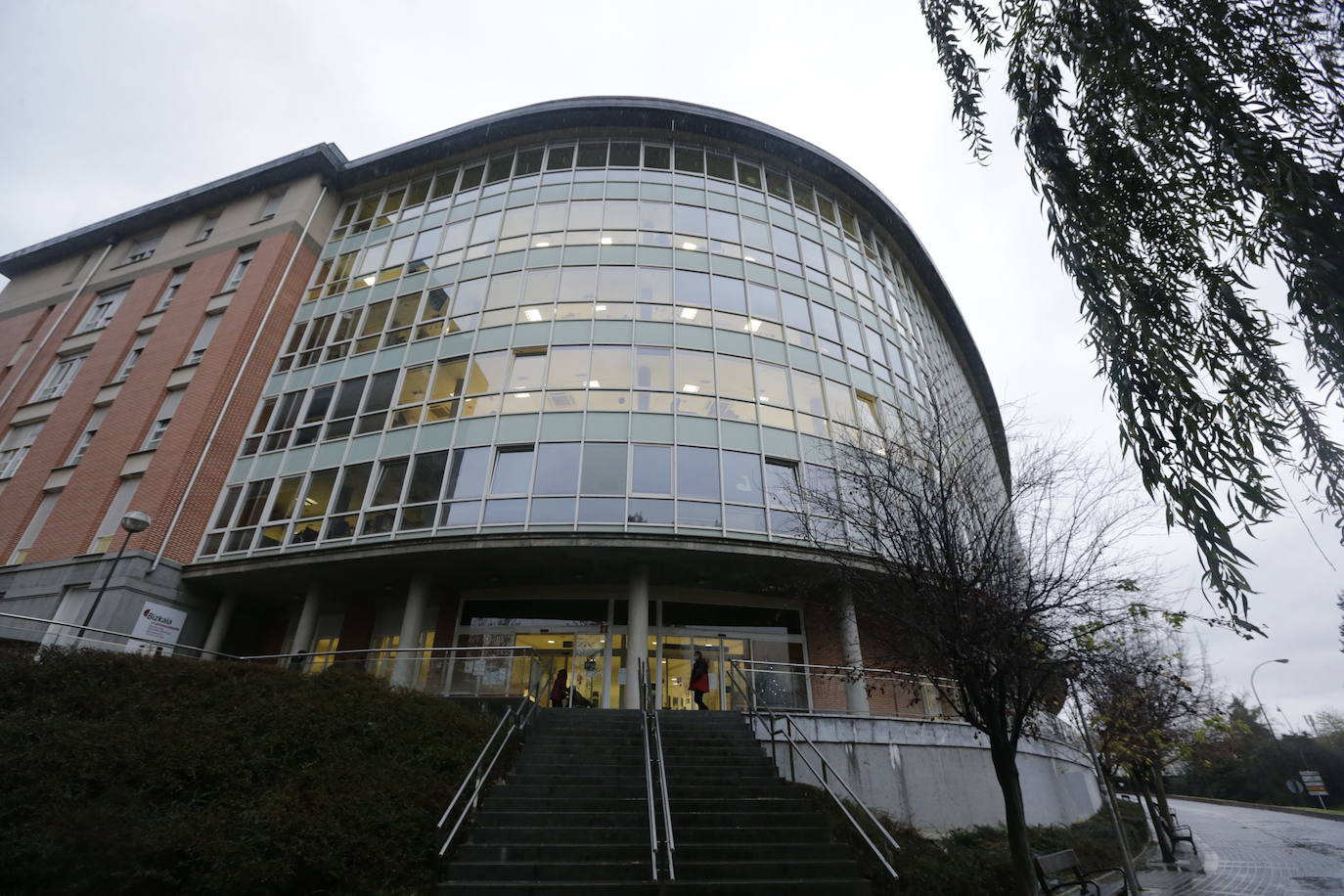 El centro de Txurdinaga es el más grande de Bilbao, con un total de 220 plazas.