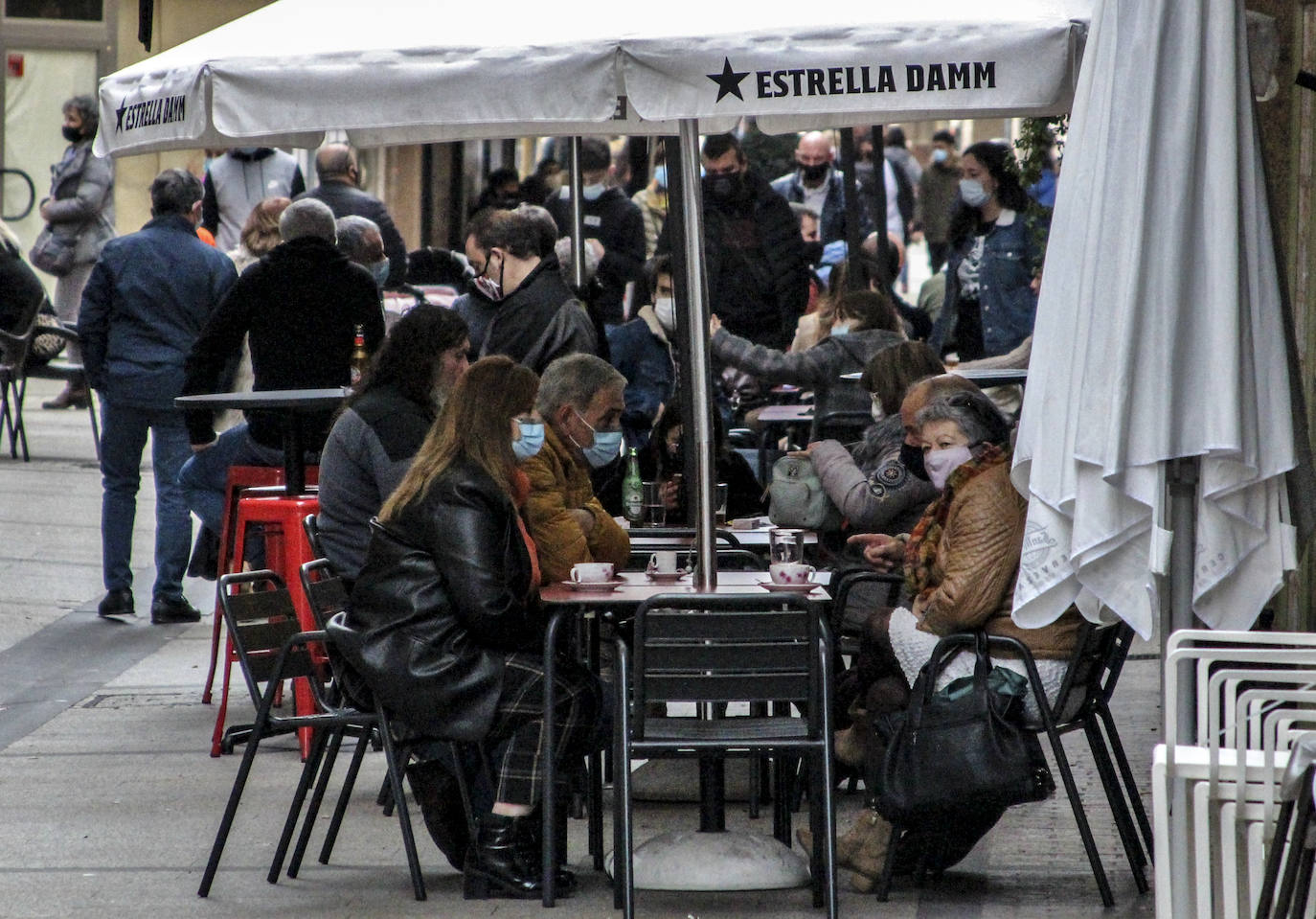 Llodio ha recuperado ambiente gracias a la apertura de la hostelería.