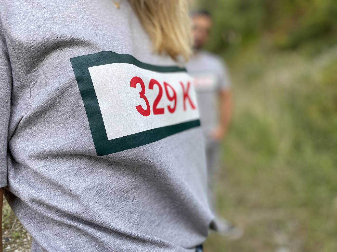 Fotos: Desde el Bosque de Oma hasta el color &#039;Bilboblue&#039;: las camisetas y bolsas de tres amigos inspiradas en la cultura vasca