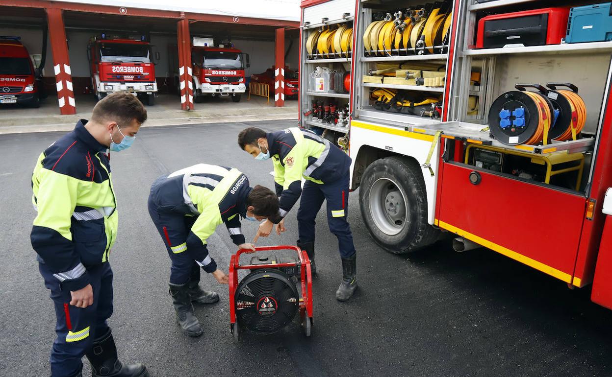 El Parque de Bomberos acaba de renovar el pavimento de sus instalaciones. 