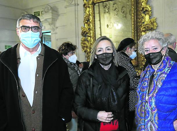 Txetxu Barandiarán, Olga Domingo e Itziar Crespo. 